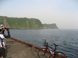 岡田港の先端からの画像
